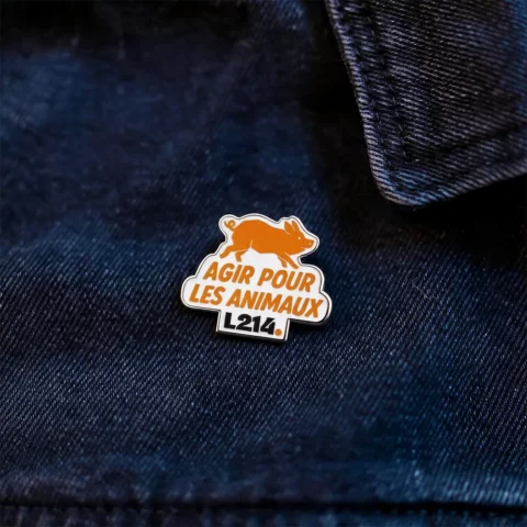 Pin&rsquo;s cochon – Agir pour les animaux – L214